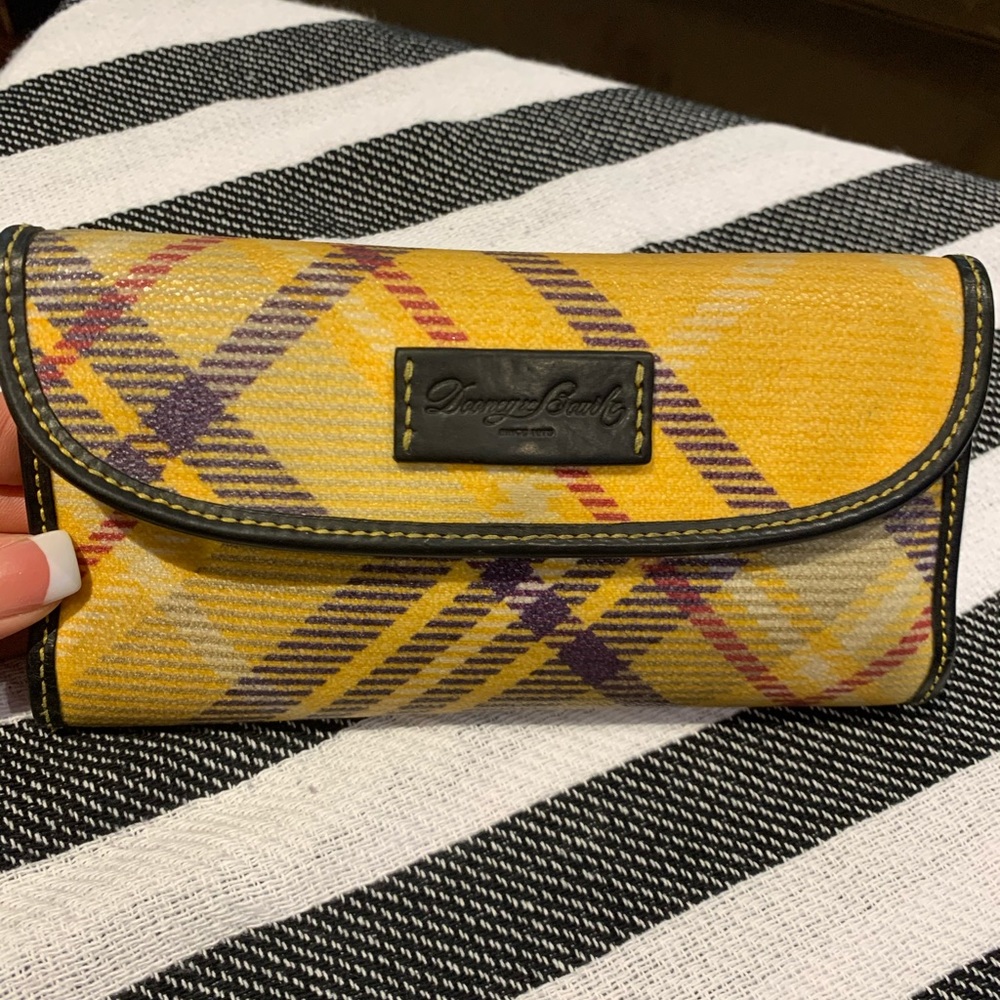 Dooney and Bourke wallet
